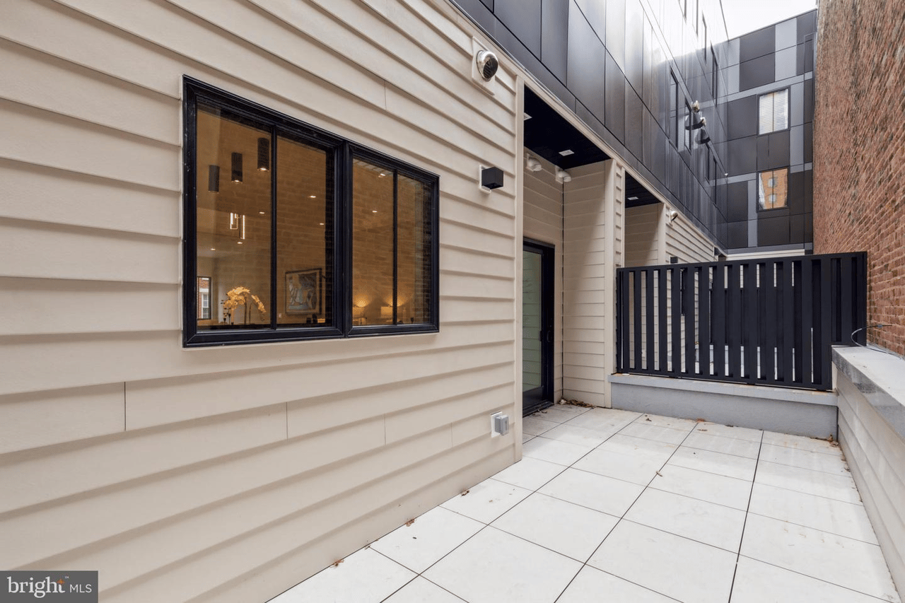 338 S Hicks St, Philadelphia, PA 19102