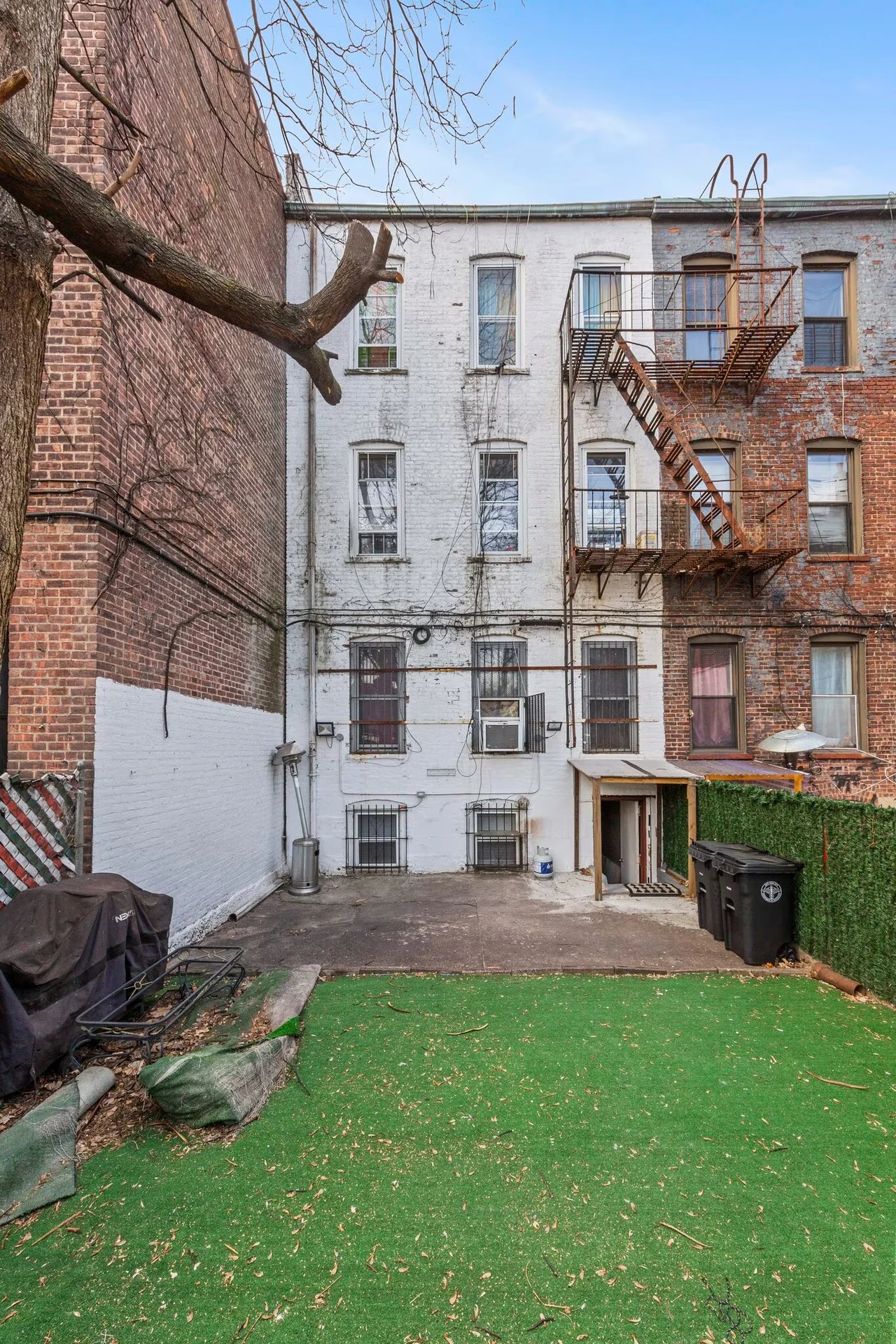 81-38 Baxter Avenue - Retail Building