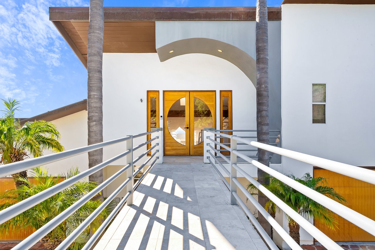 Casa Bianca by Oraklus