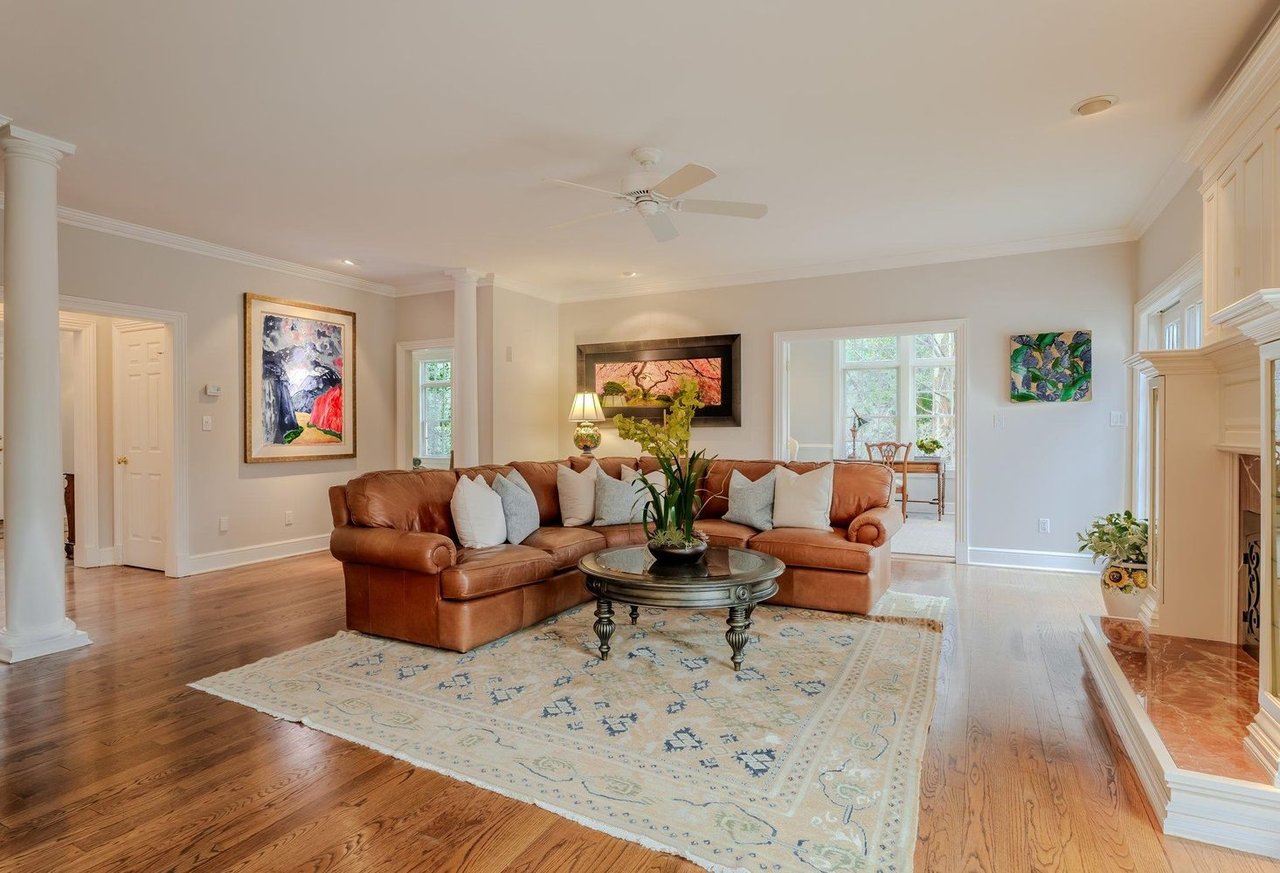51 Lloyd Ln