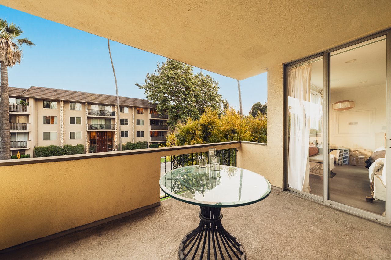 11970 Montana Ave #207