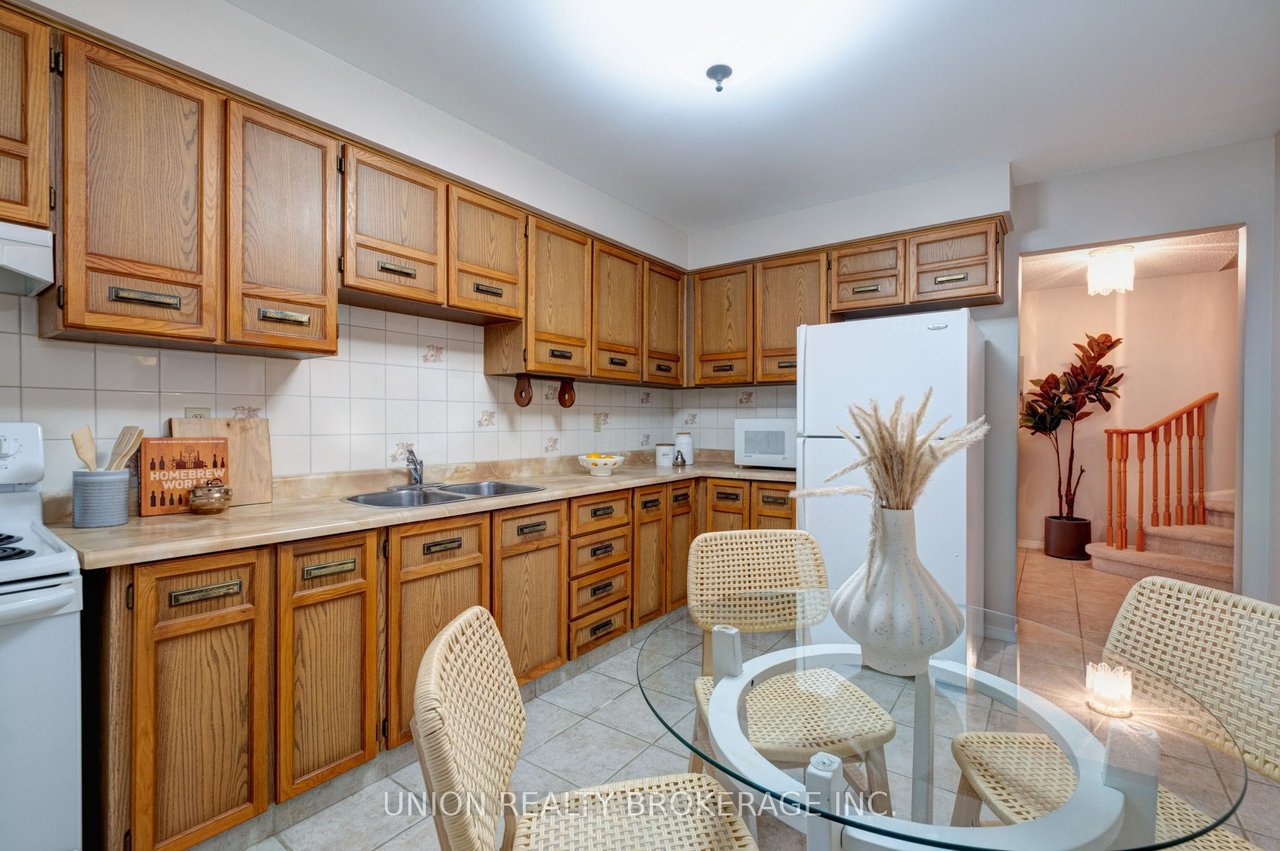 90 Halfmoon Sq