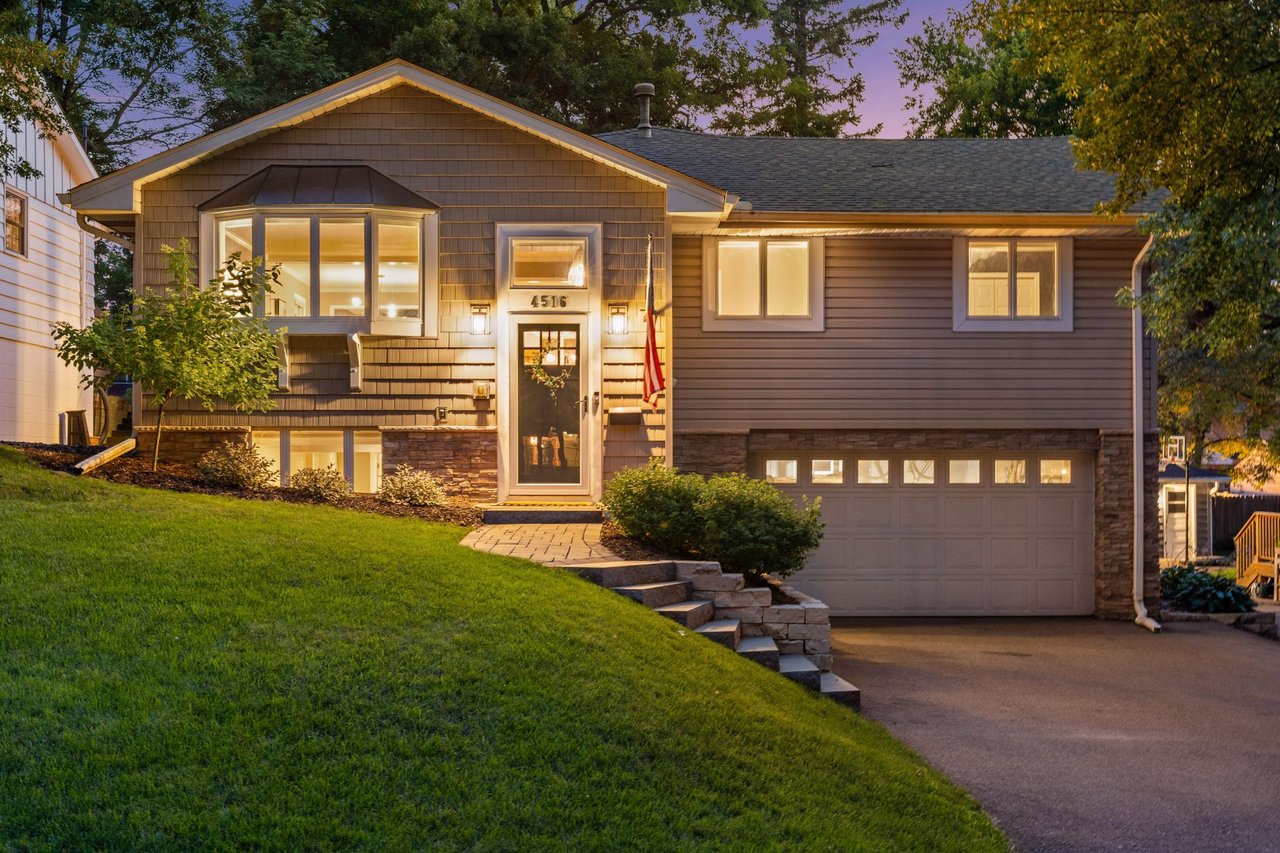 *PENDING* 4516 Vandervork Ave, Edina