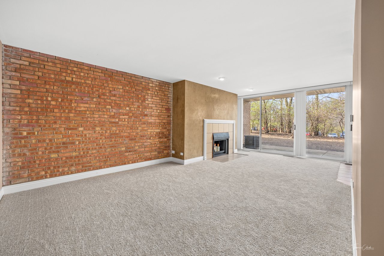 5950 OAKWOOD Drive Unit: 1D