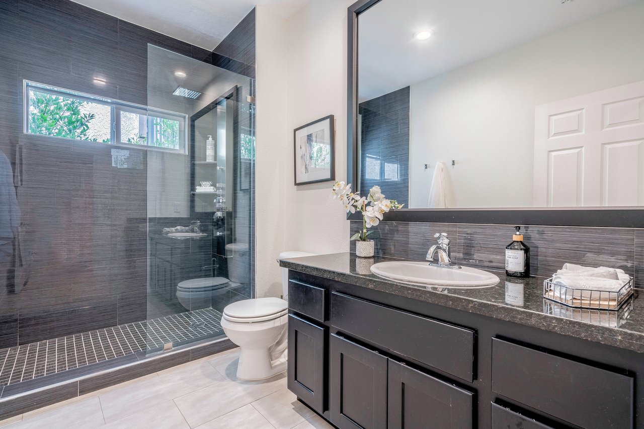 924 Palm Ave #101, West Hollywood, CA