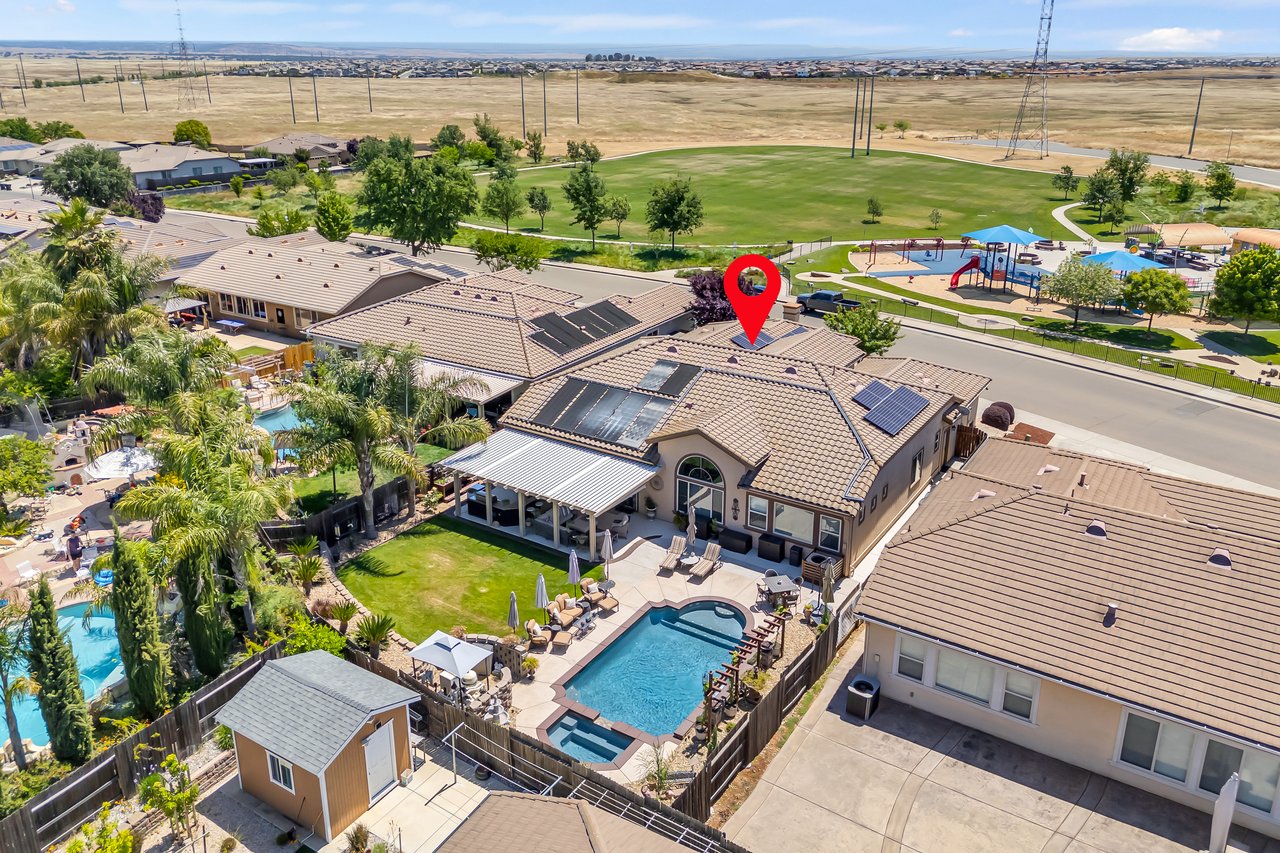 4040 Borderlands Dr