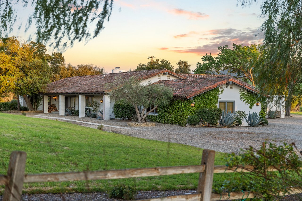 CONTEMPORARY HACIENDA with Privacy, Views, and Quality Craftsmanship