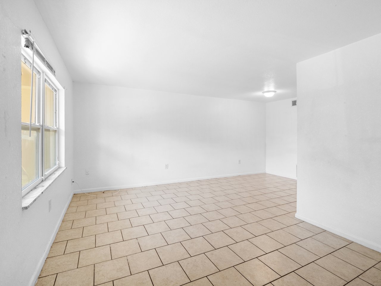 85,87,89 NW Irwin Ave