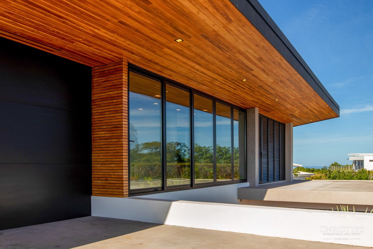 Tropical Luxury Ocean View Garden House Villa