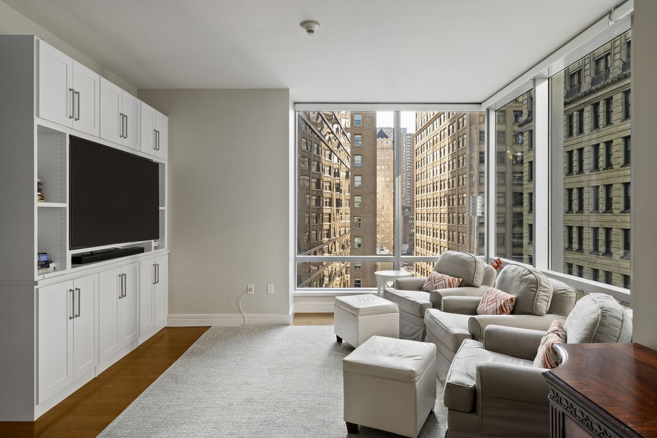 HUGE Primary w/sitting room, 4 closets, 2 baths