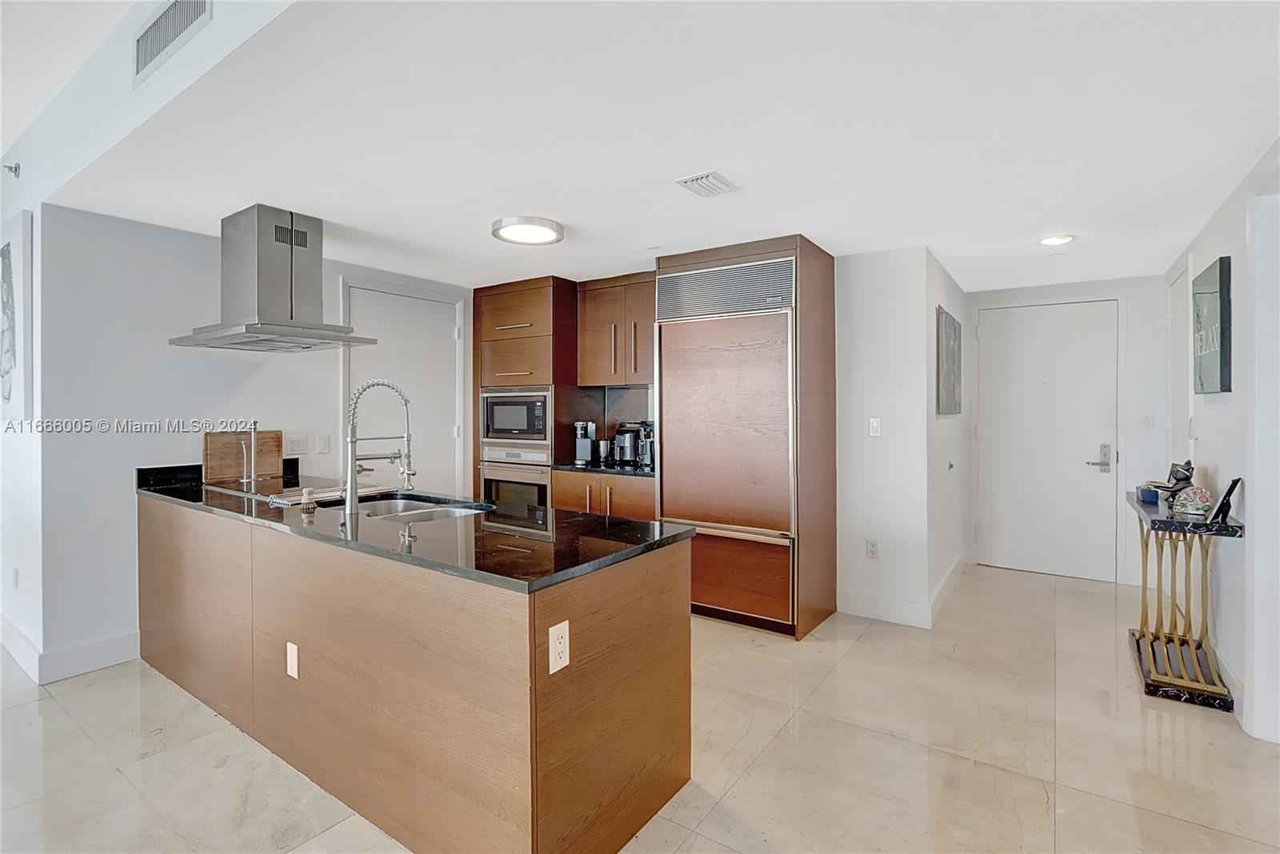 495 Brickell Ave Unit 5011