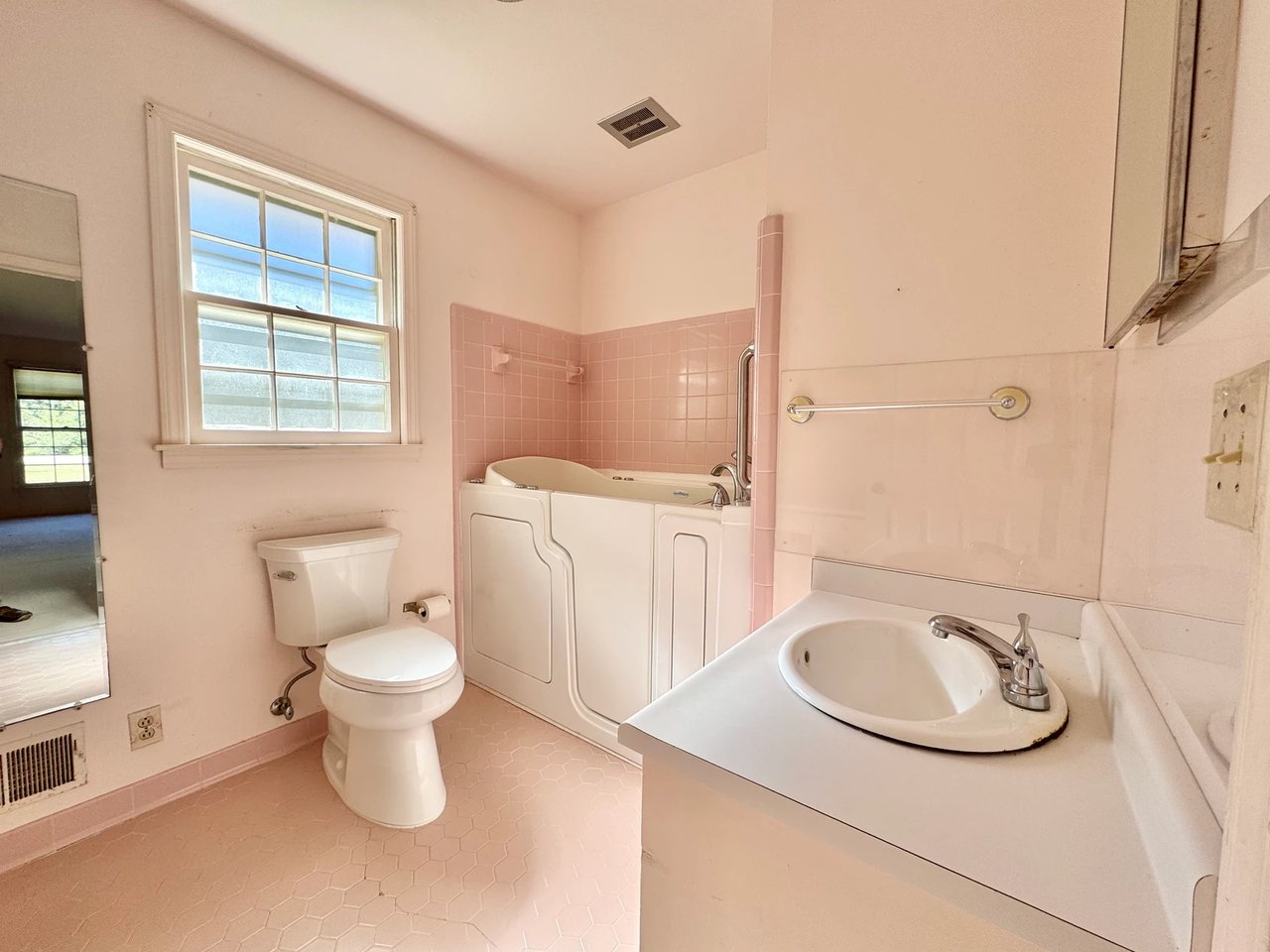 Sold - Excellent & Spacious Ranch Home For Sale in Walhalla, South Carolina