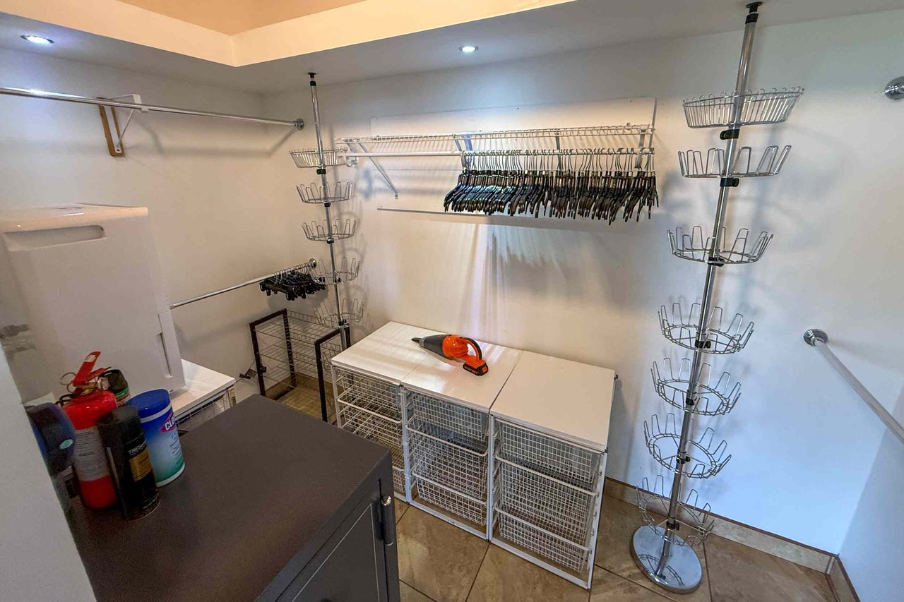 Panoramic Ocean View 4-Bedroom Home with Big Pool & Ample Space to Entertain in Ojochal Costa Rica