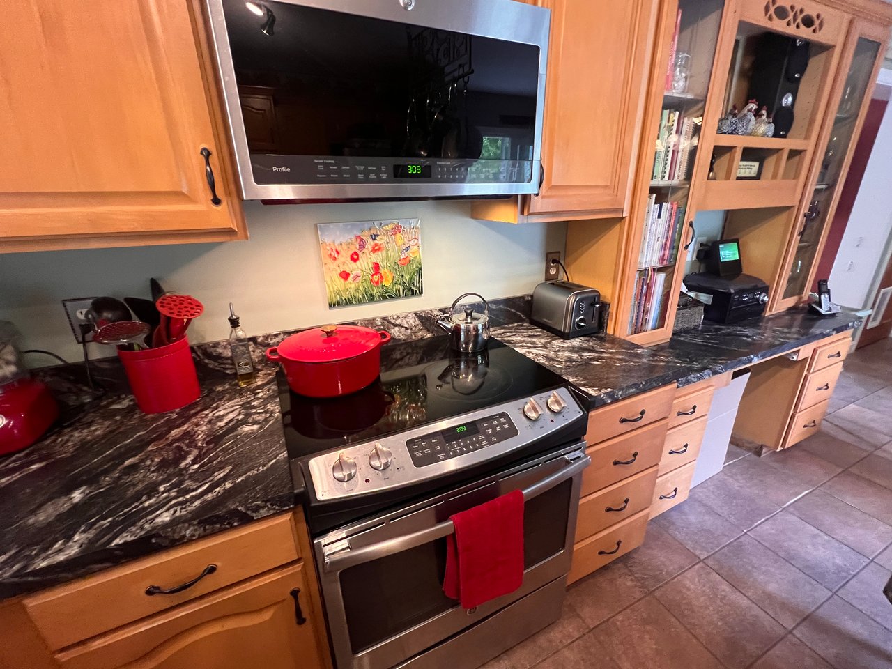 548 Crow Hill Rd