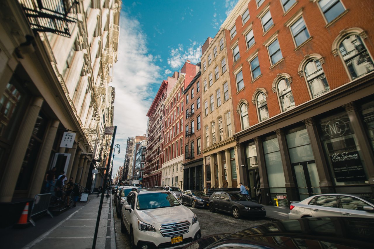 Ericsson Place preserves Tribeca's industrial architectural heritage through historic cold-storage warehouses, Renaissance Revival civic architecture, and surviving granite-block pavement.
