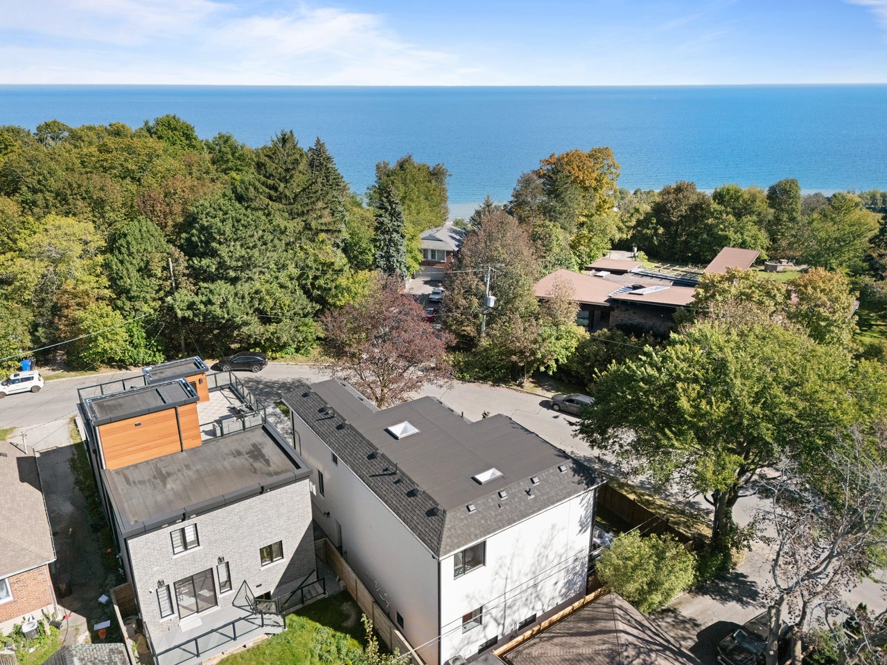 44 Sunnypoint Crescent