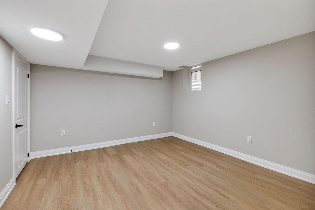 2202 Brookhaven Crescent