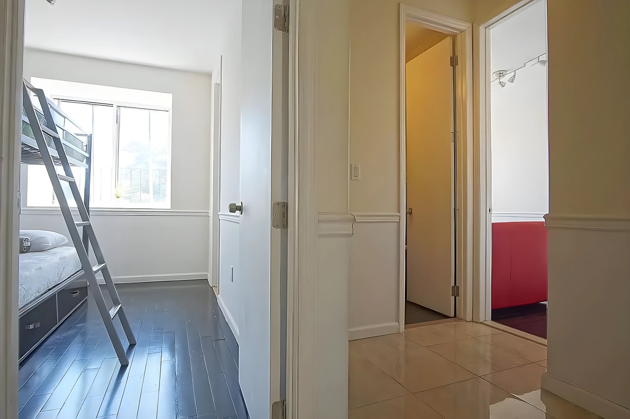 438 Wilson Ave 2L