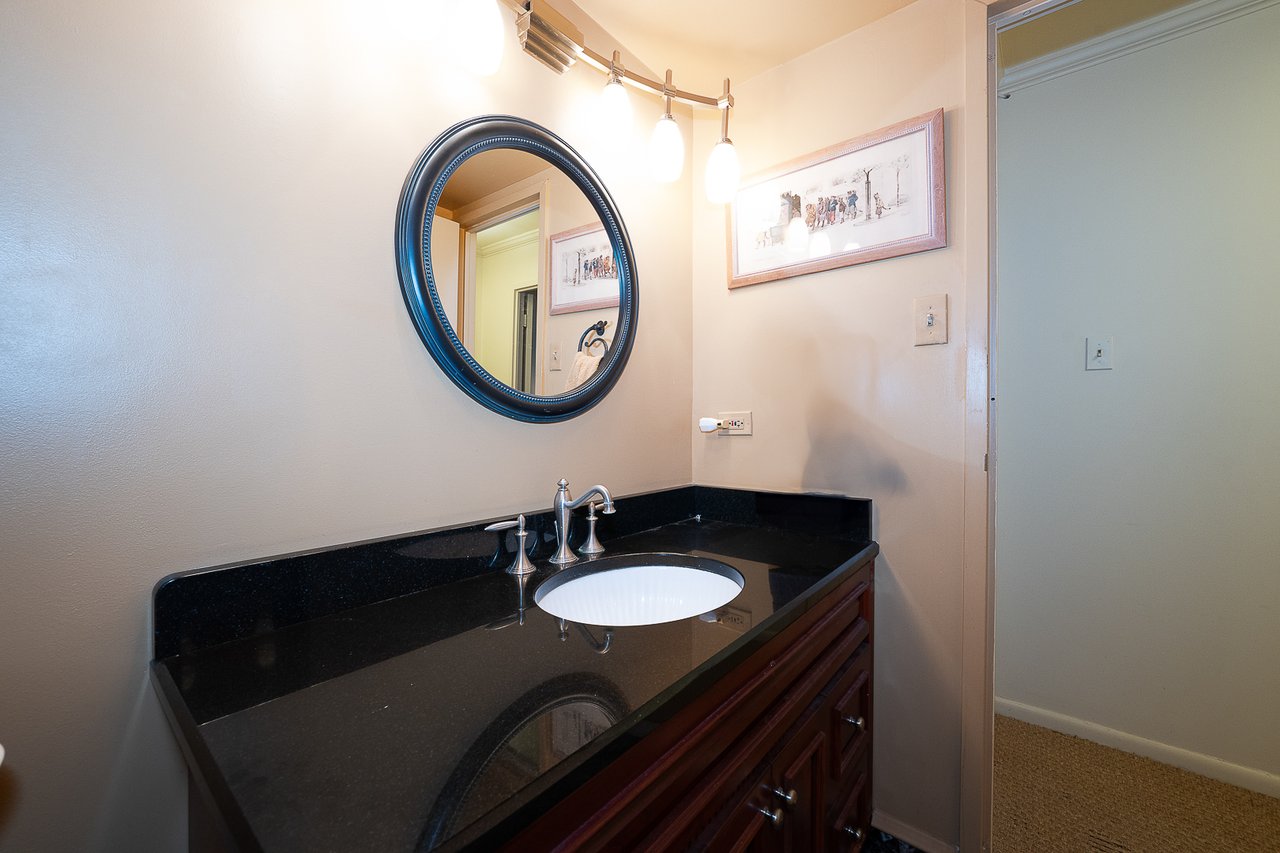 Price Improvement!!! Fab 3 bed 2.5 bath Main Line Condo
