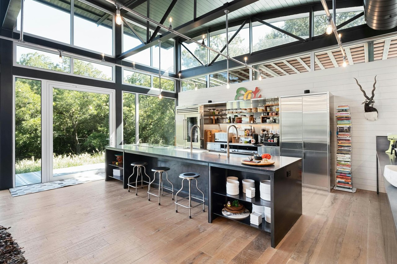 2212 River Hills Road