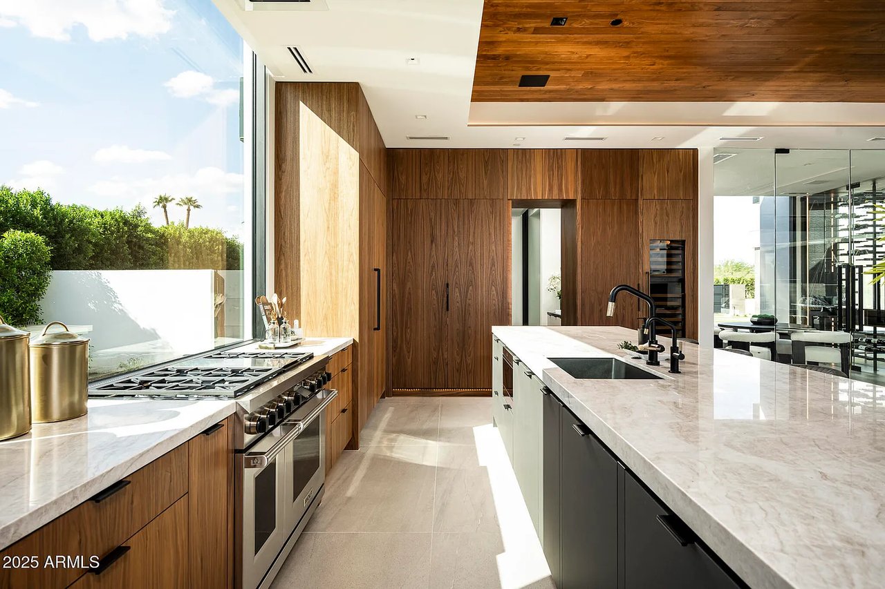 6911 E Jackrabbit Rd