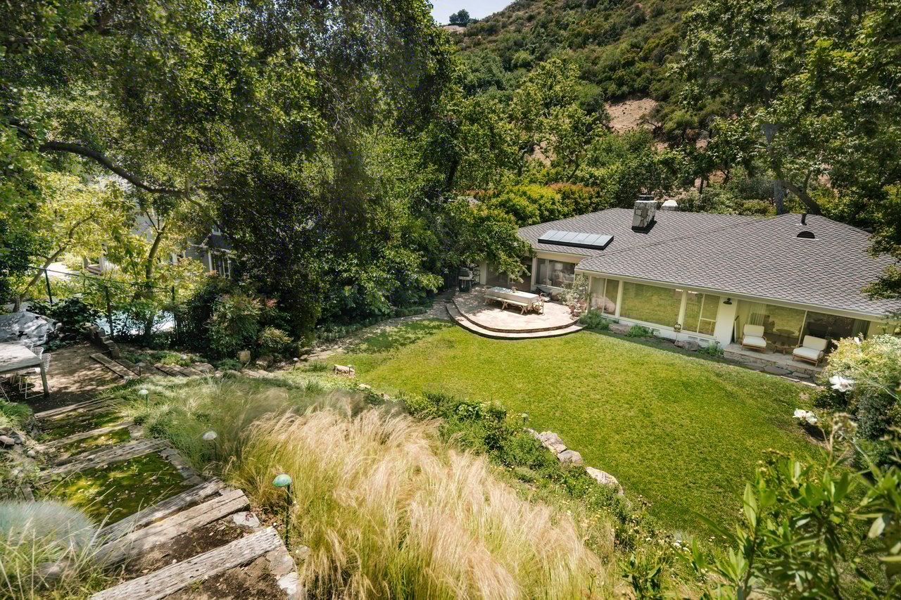 2610 Mandeville Canyon Rd