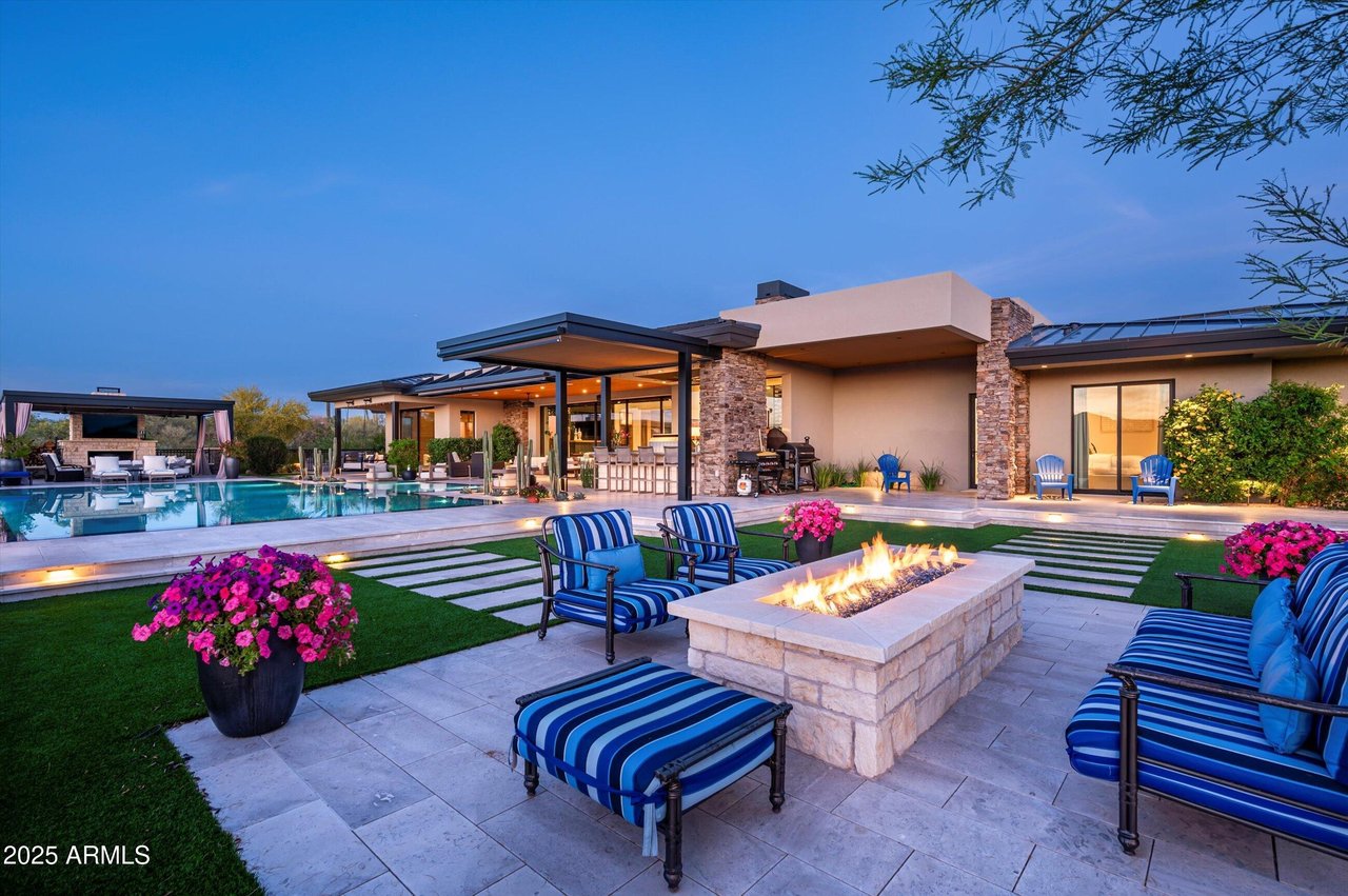 8328 E WHISPER ROCK TRL
