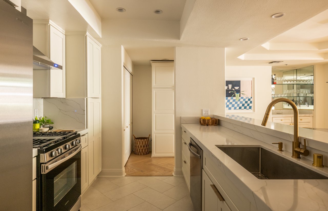 575 S Barrington Ave Unit: 106, Brentwood