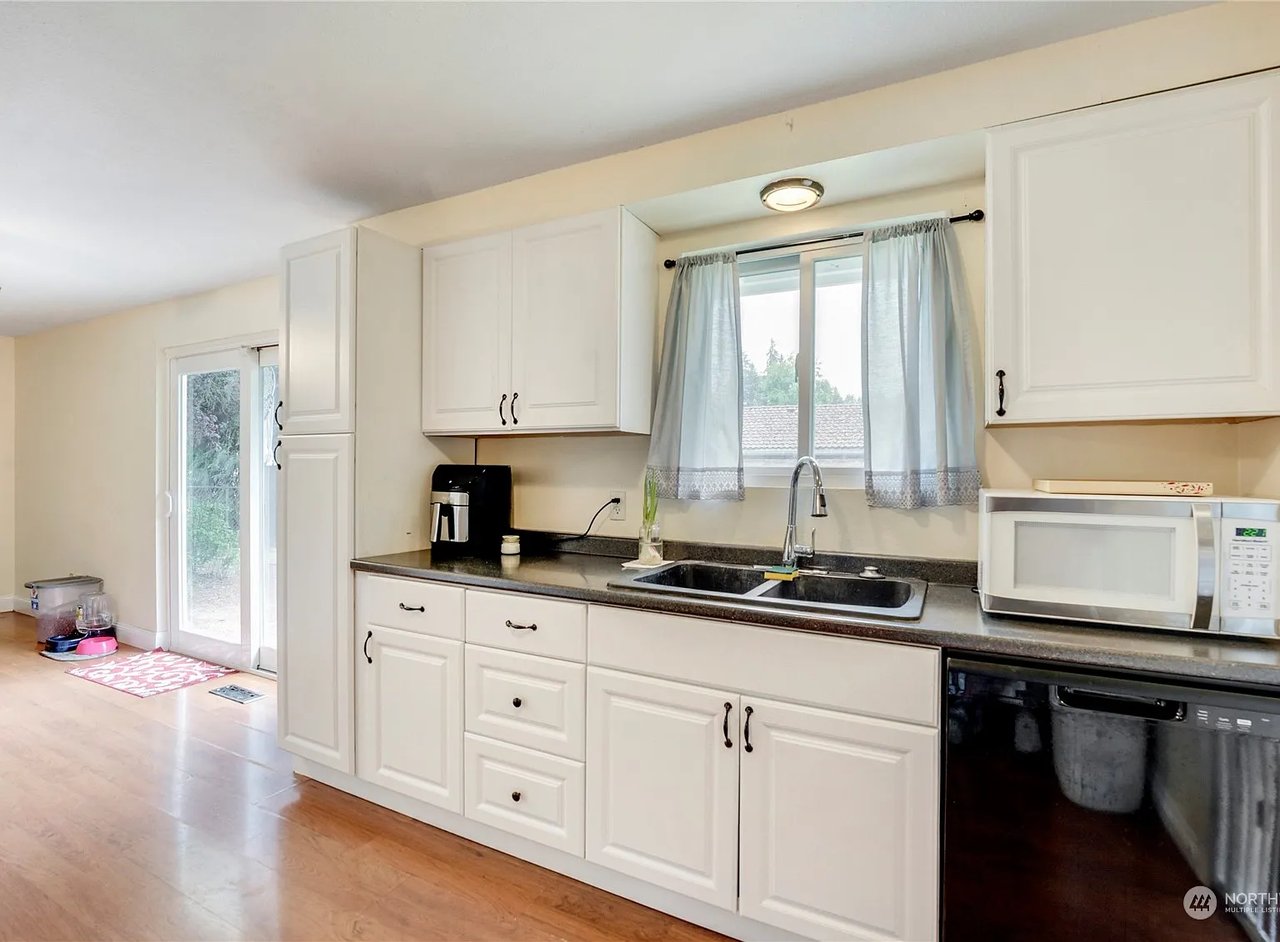 351 Choker Street SE