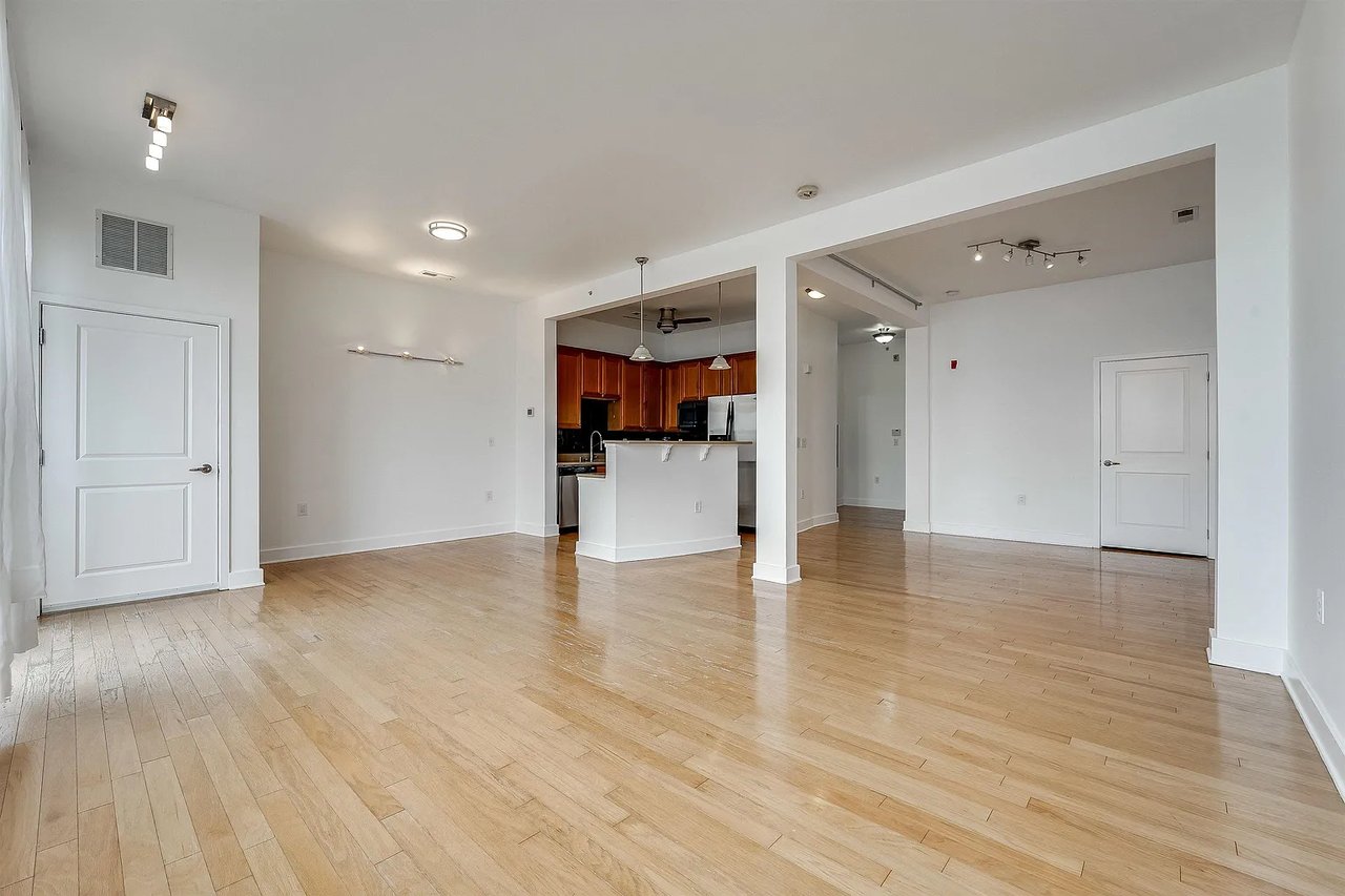 3 Greenwich Dr #112