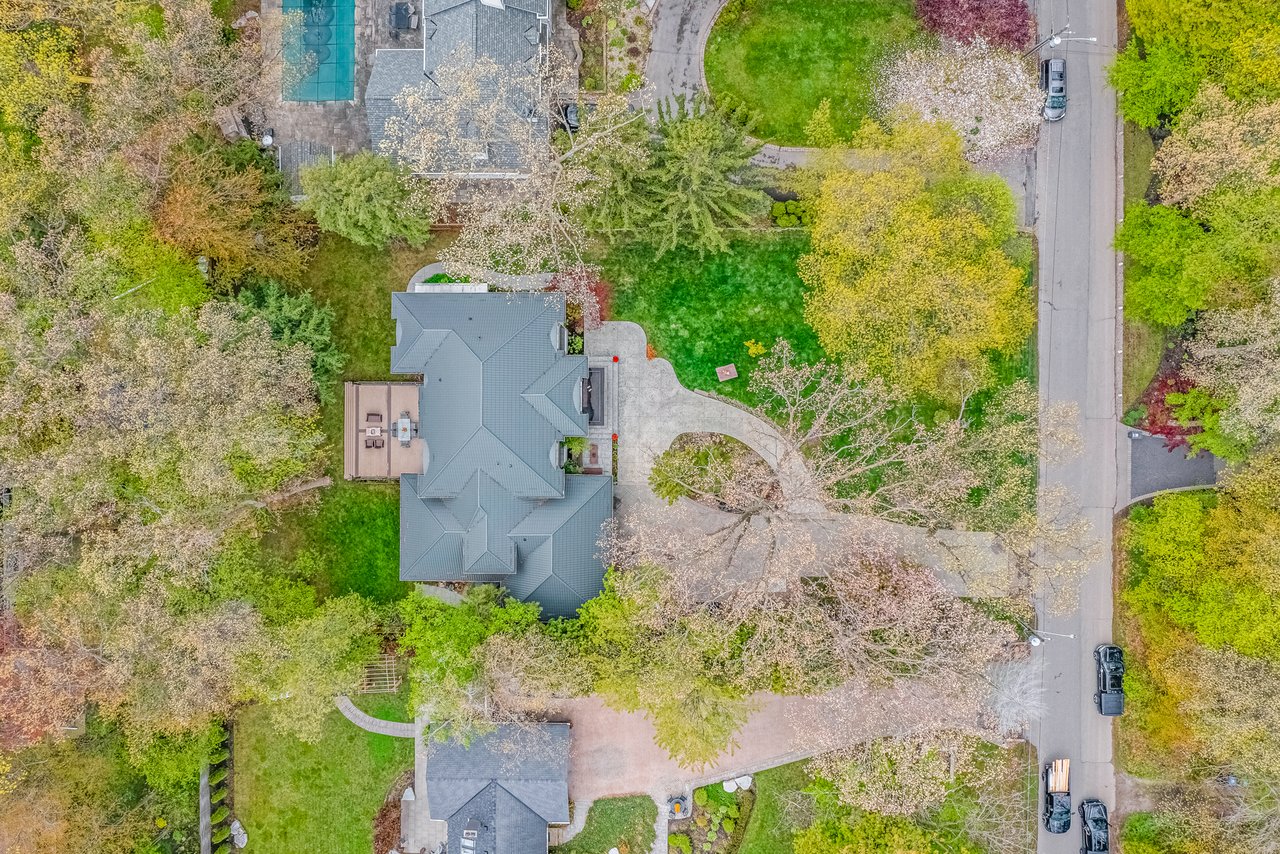 2126 Parker Dr