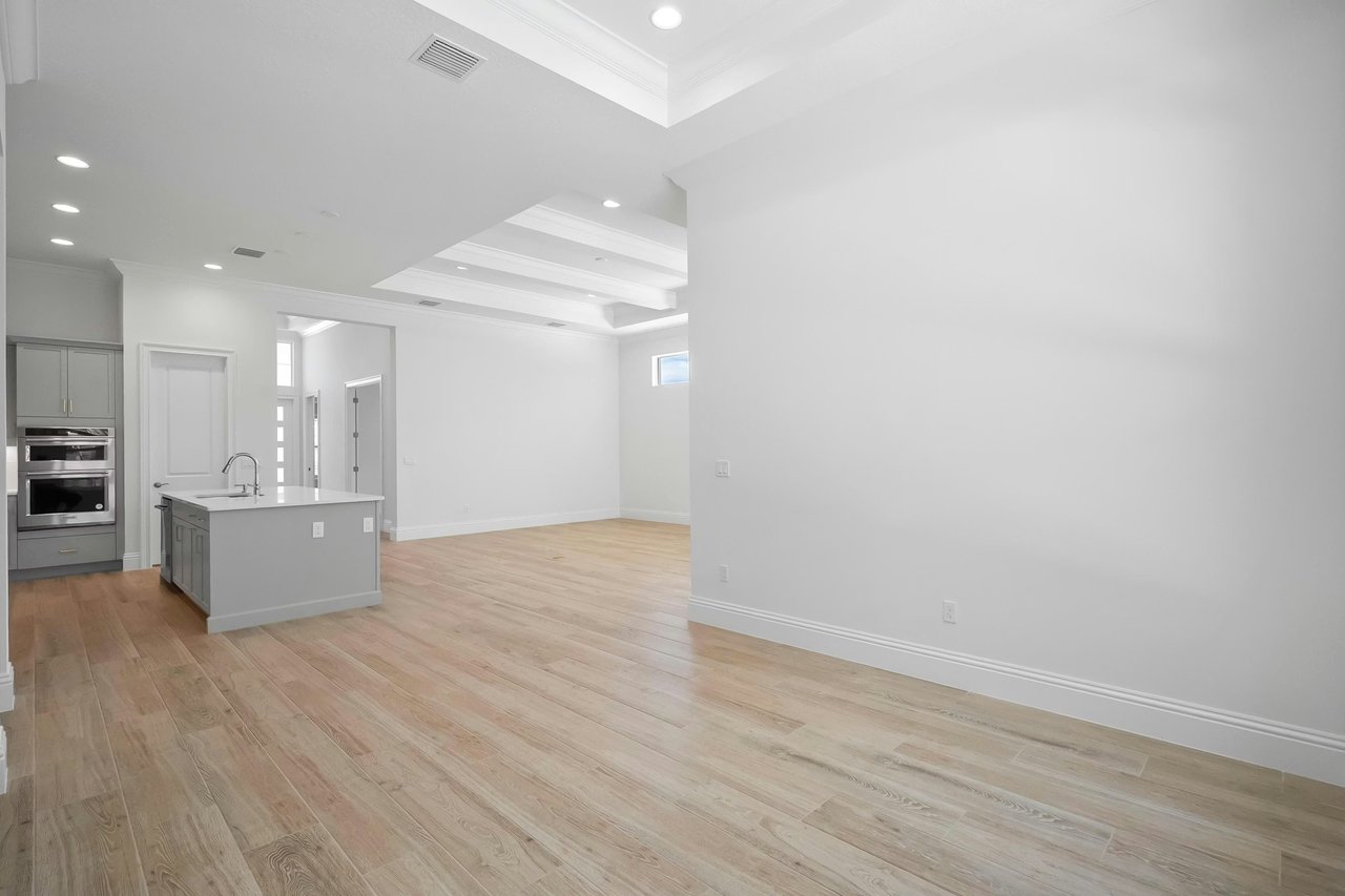 4226 Lucaya Pointe Wy