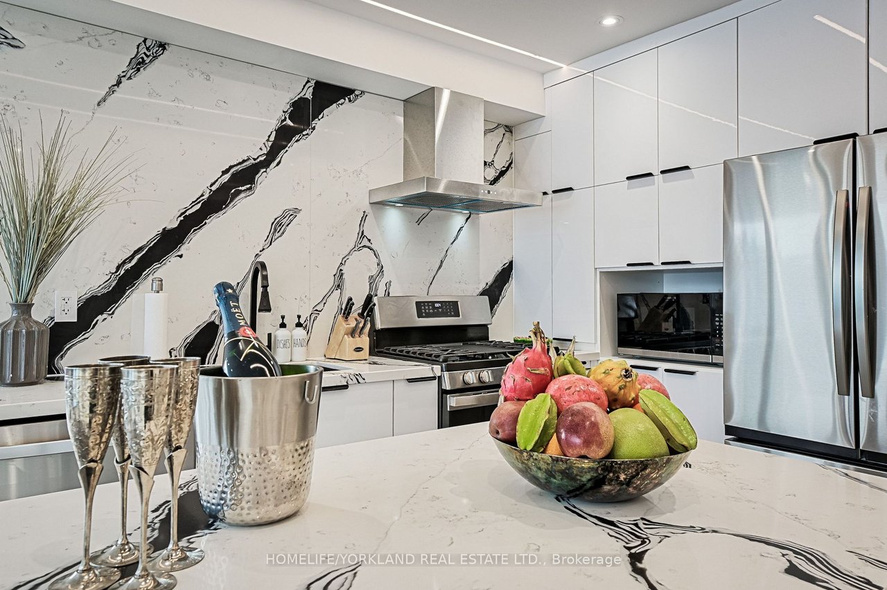 10 Navy Wharf Crt 3209
