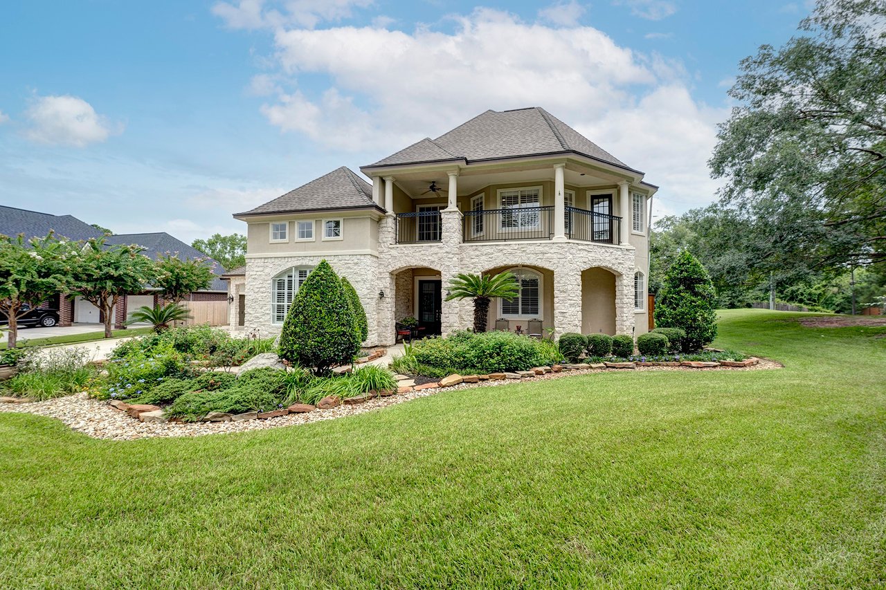 15202 Hilltop View Dr