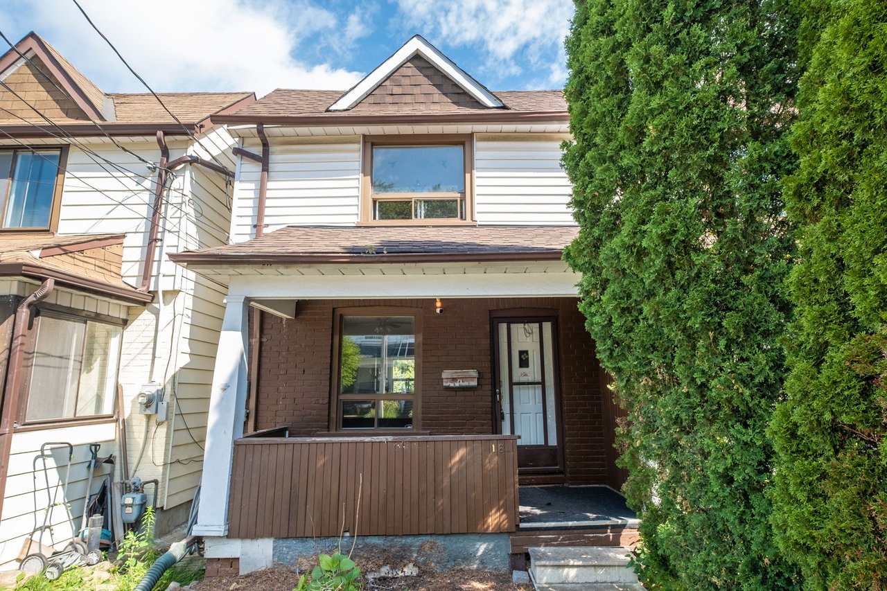 16 Rosevear Ave