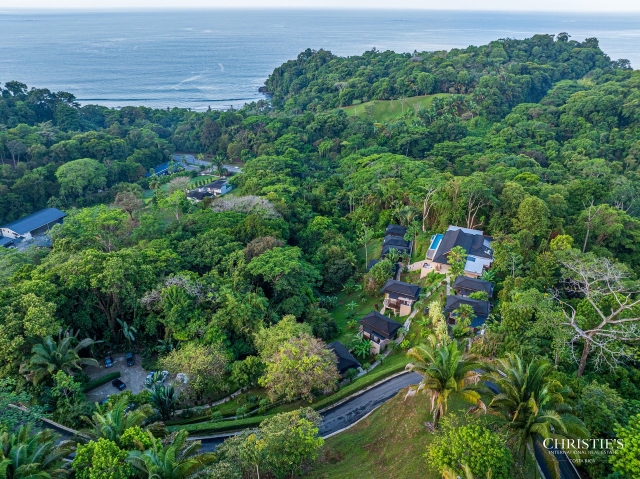 Luxury Hotel Boutique with Ocean Views | Walking distance to the beach | 13.2 Acres