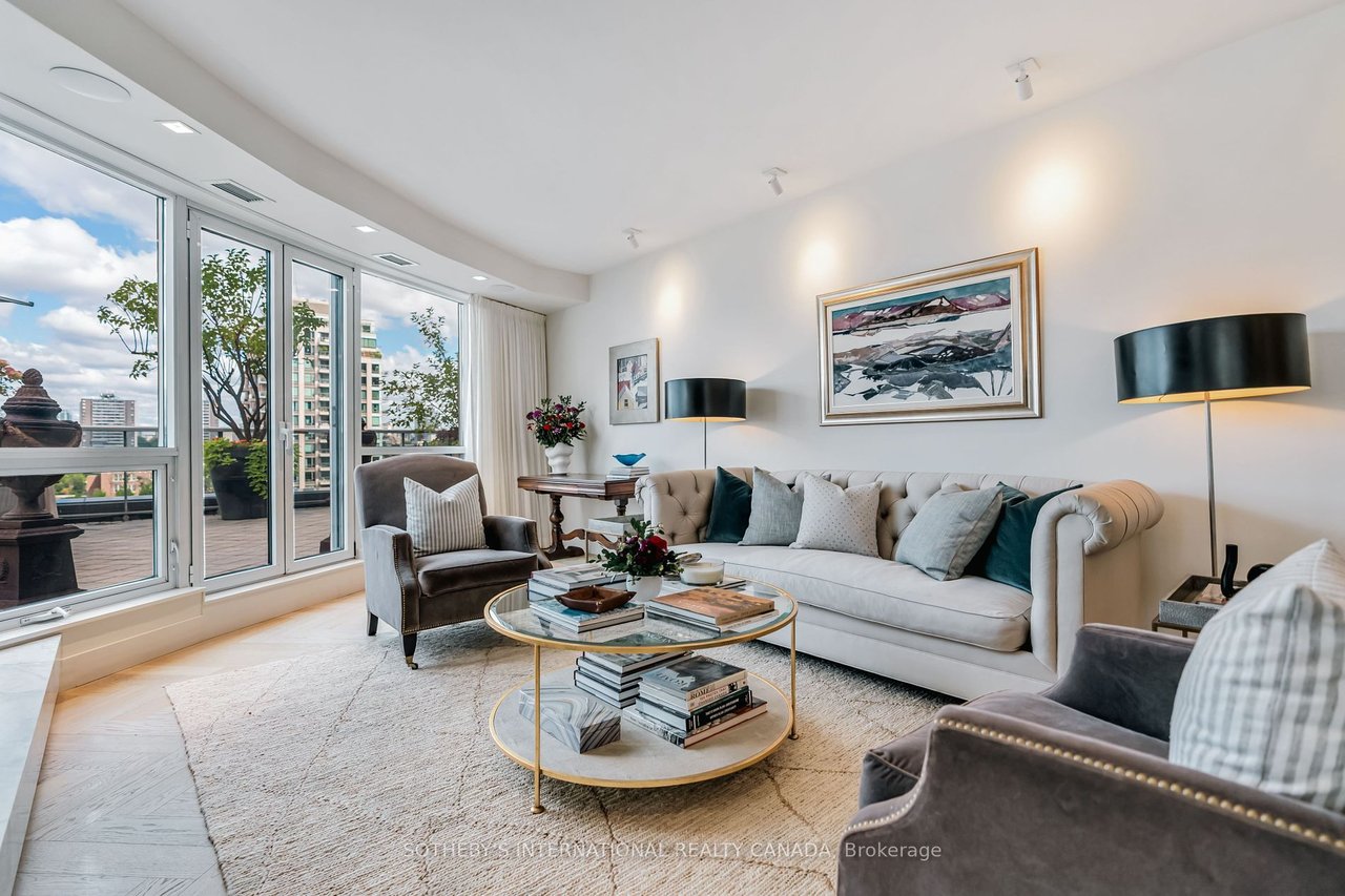 PERFECT SUITE IN YORKVILLE