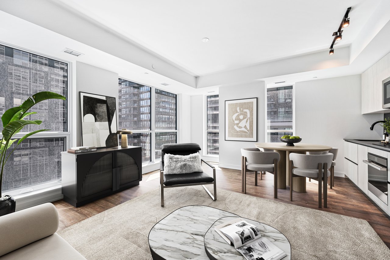 327 King Street W, Toronto C01