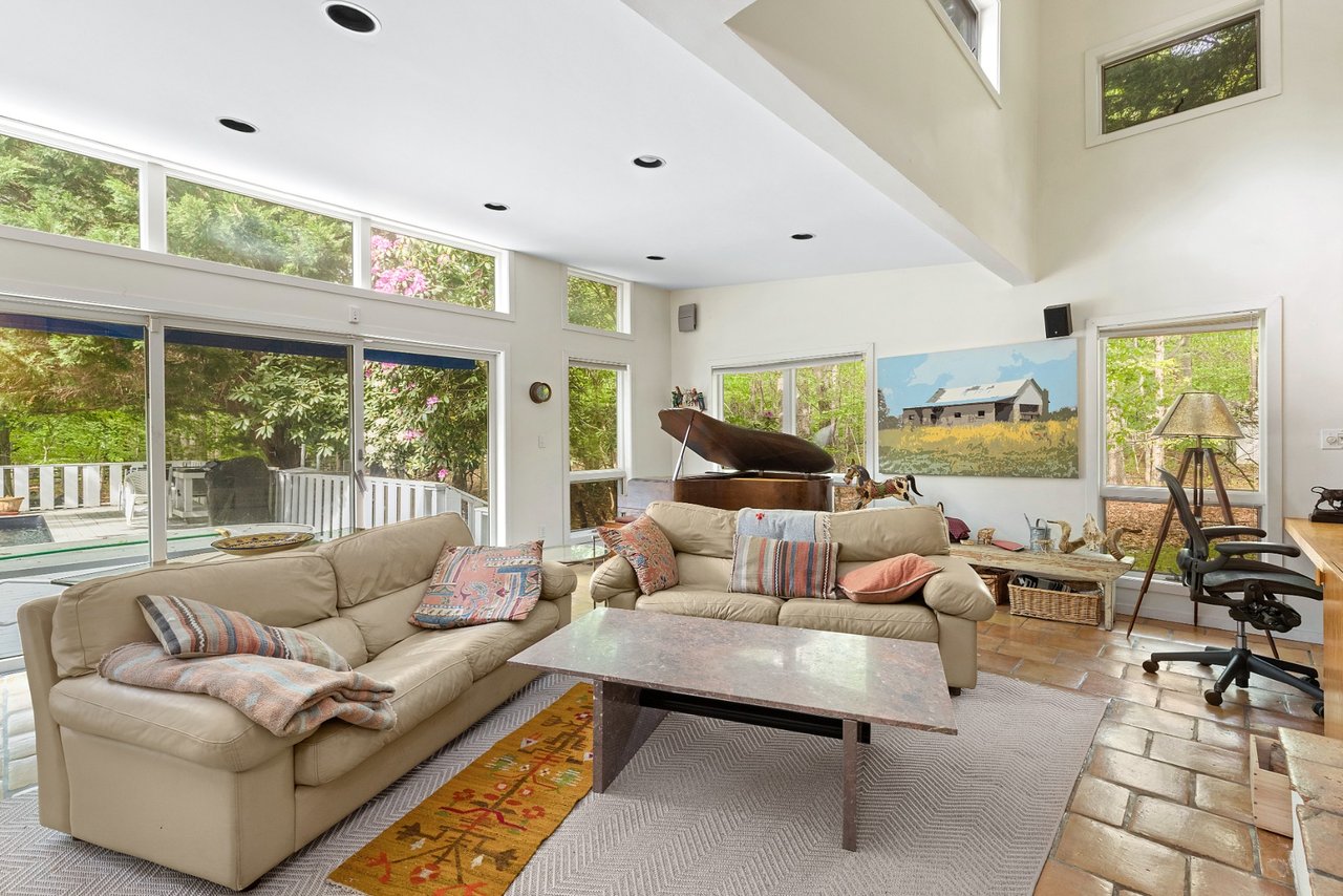 44 Longwoods Ln