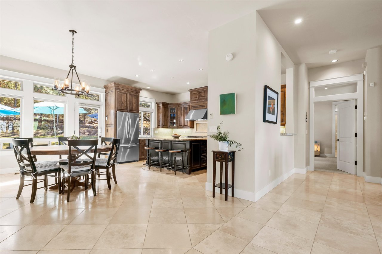 2589 NW Champion Circle