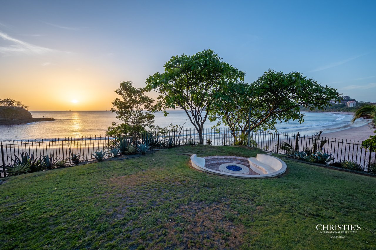 Casa Playa Bonita | Beachfront Luxury Estate in Playa Flamingo