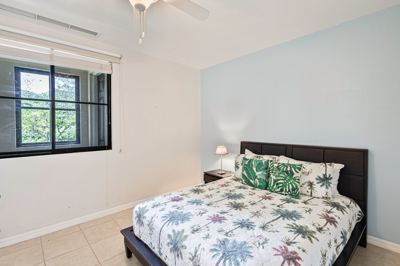 Close to Beach Luxury Two Bedroom Condo