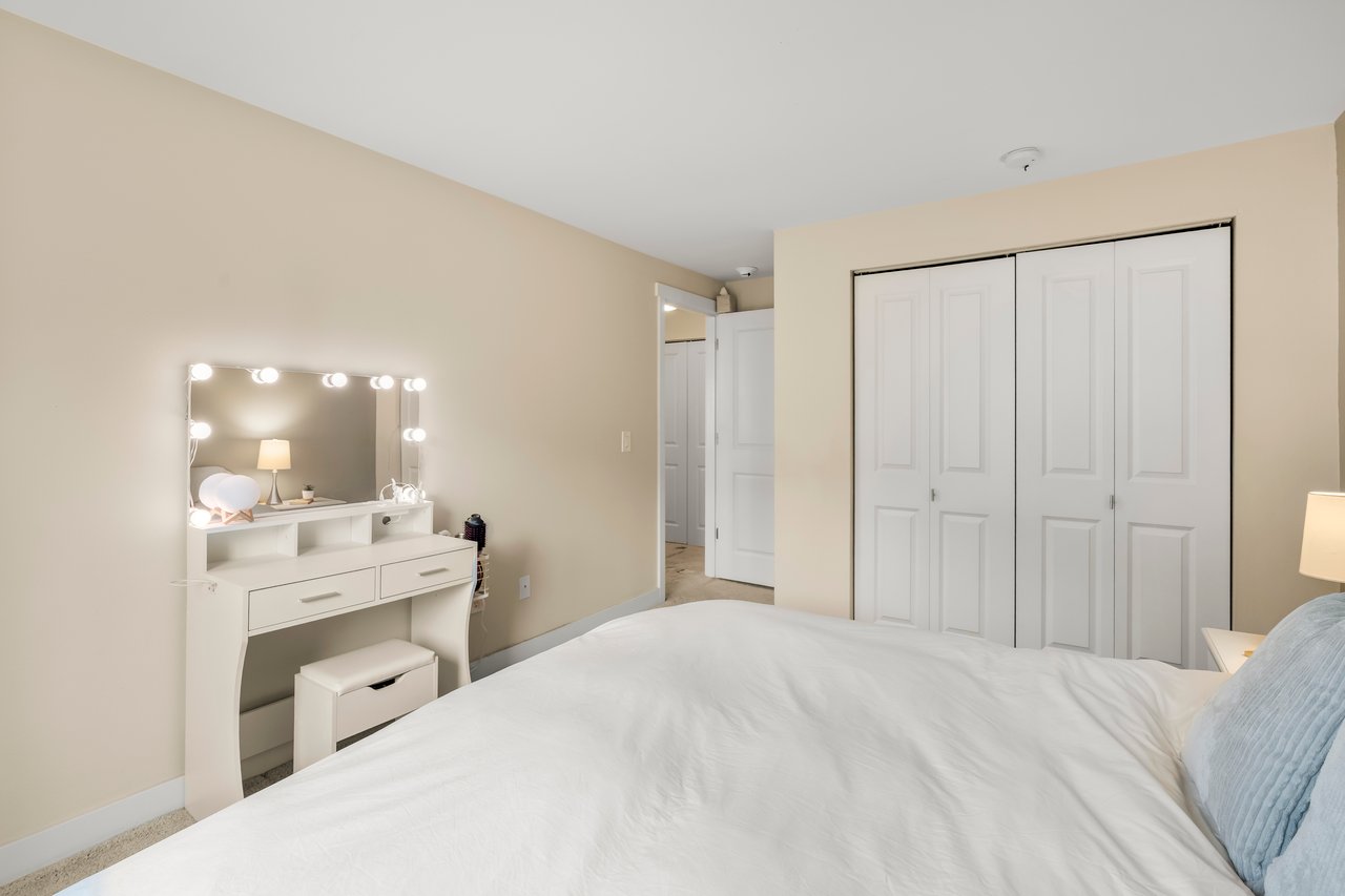 Lovely Redmond Condo
