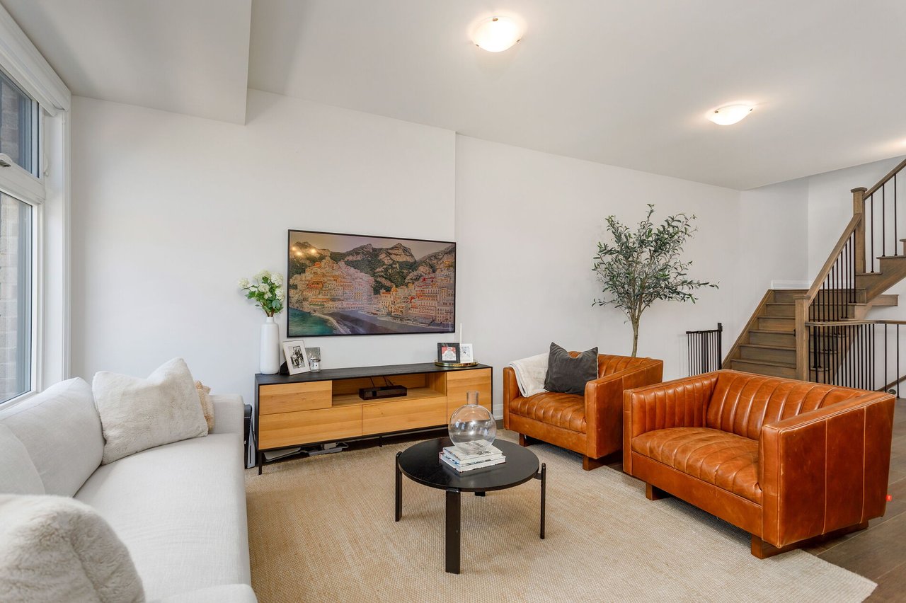 2544 Littlefield Crescent