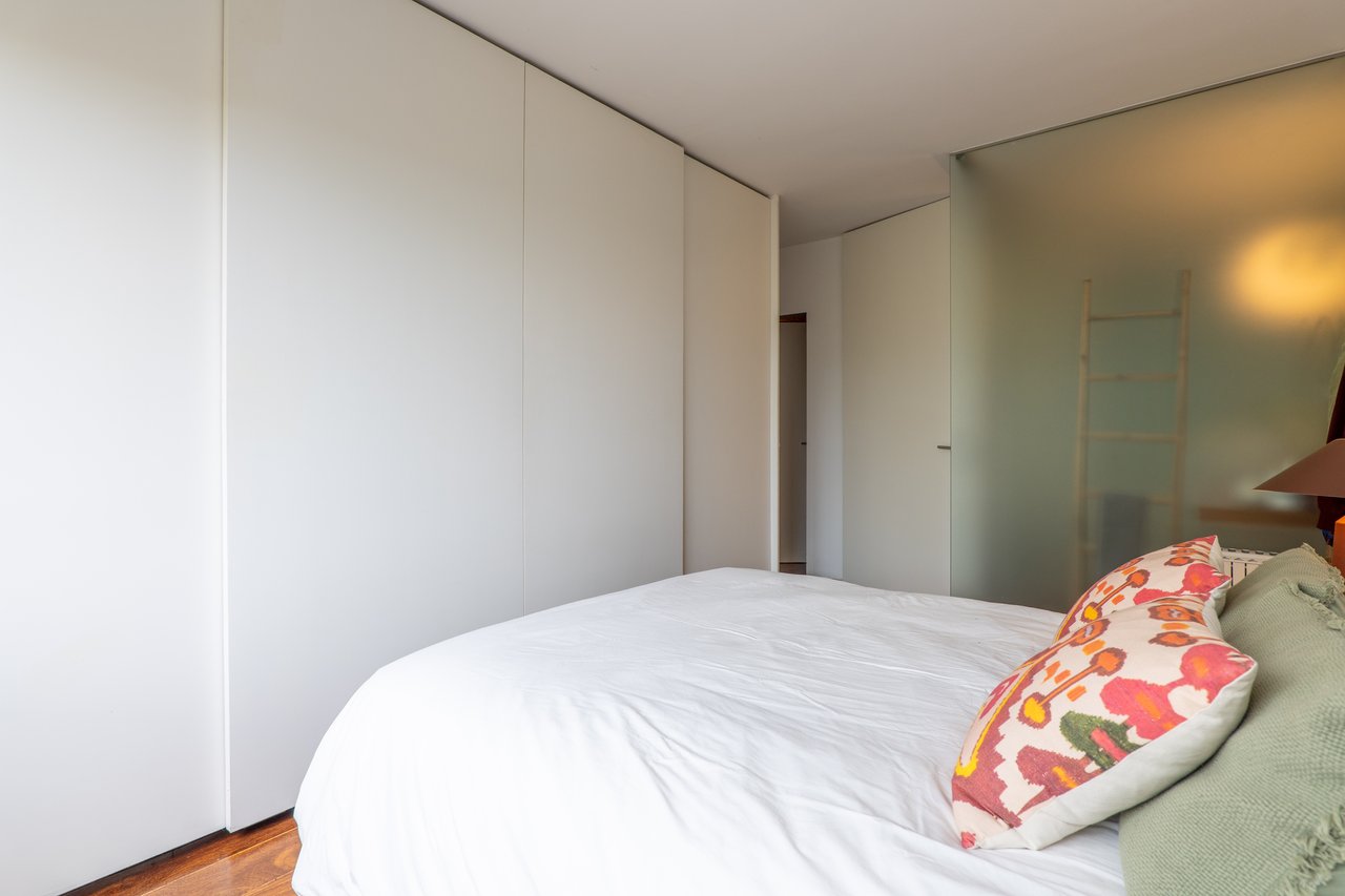 Sea View 2-Bedroom Apartment for Rent in Tranquil Foz Location