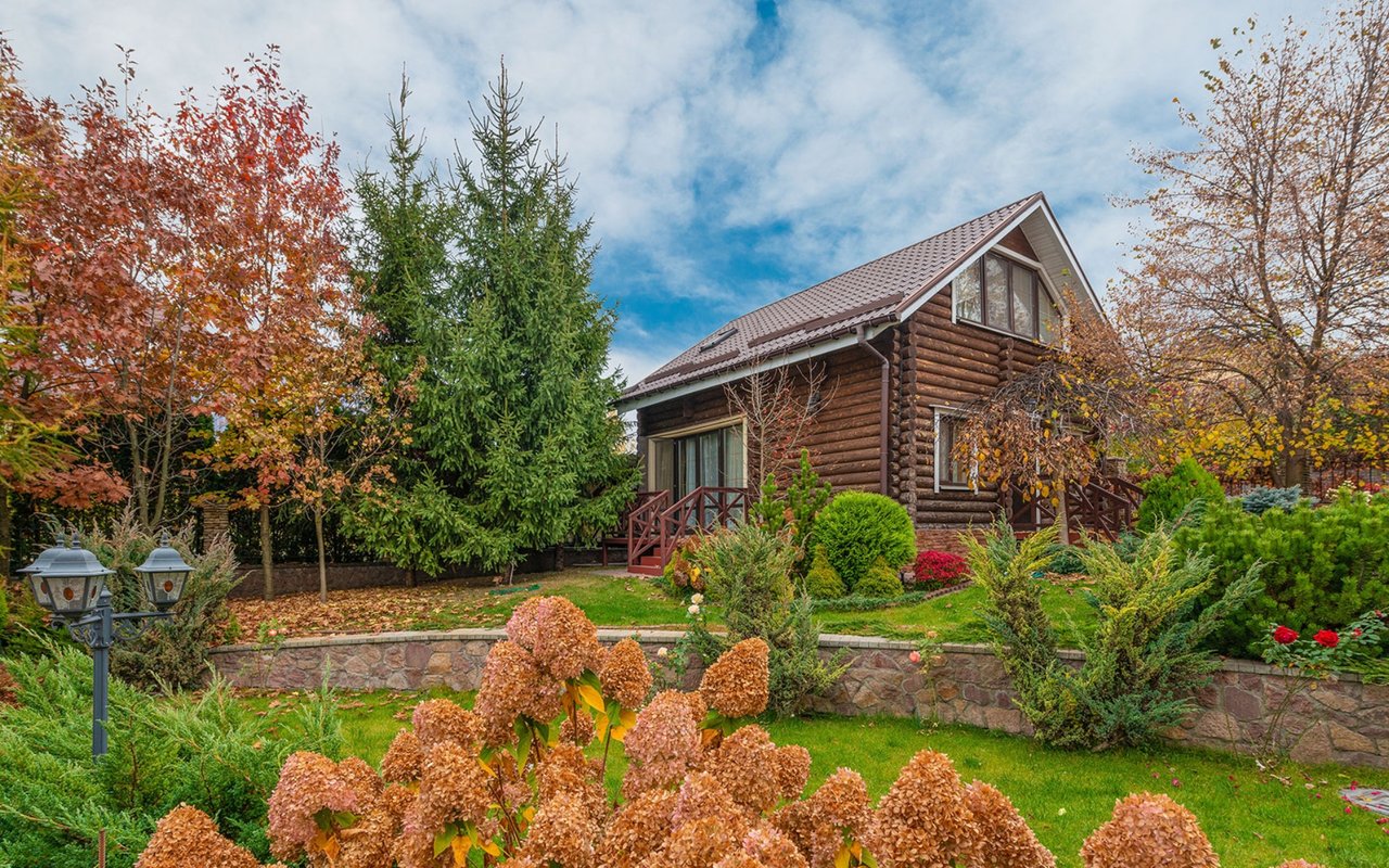 Fall is Upon Us and the New Listings and Buyers Are Back!