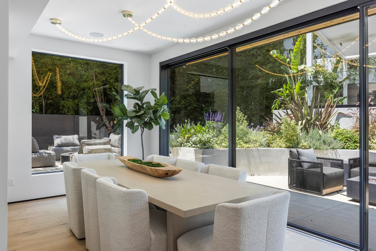 Luxury Gated Villa w/ Pool, Spa & Designer Interiors