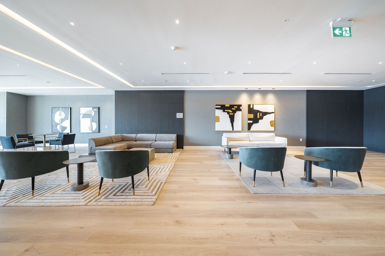 30 Upper Mall Way, A2205