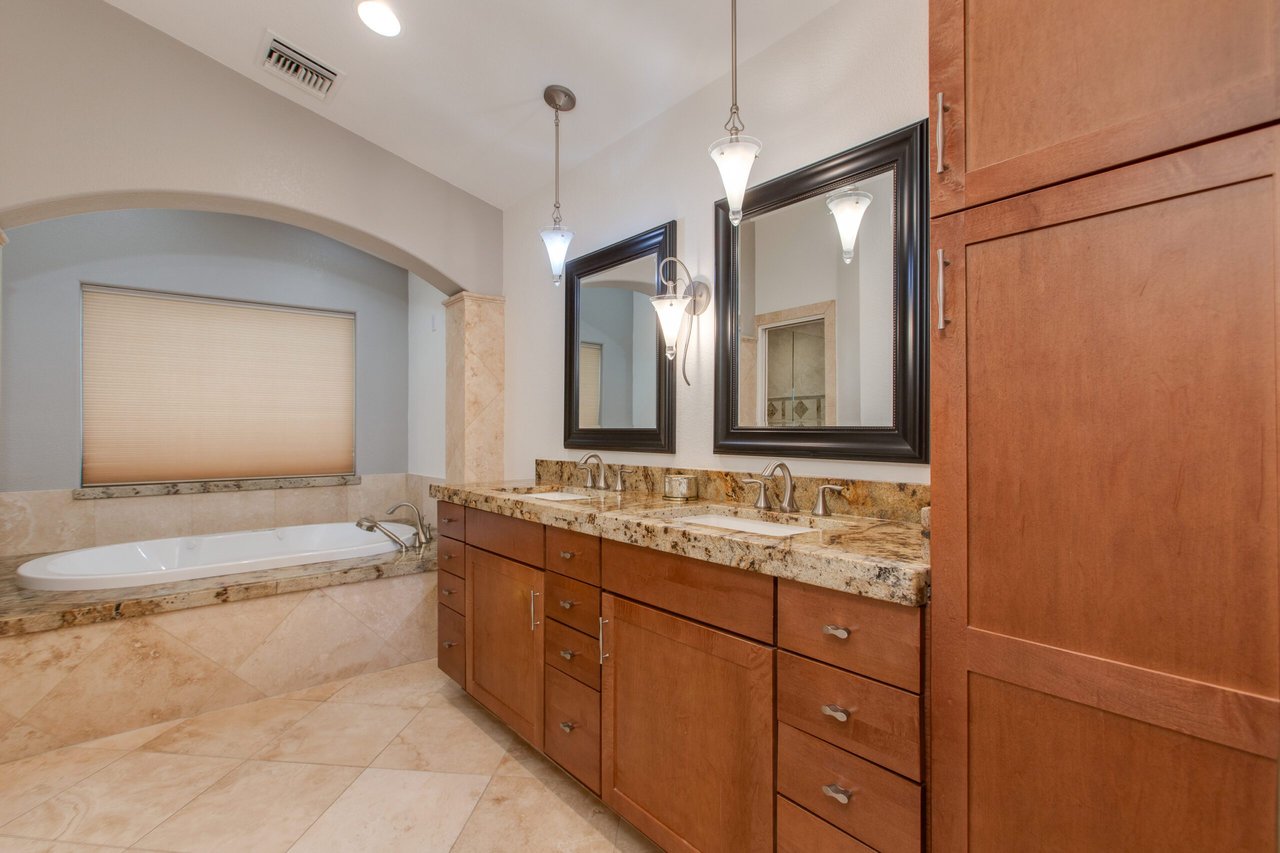 1067 E Seminole Dr.