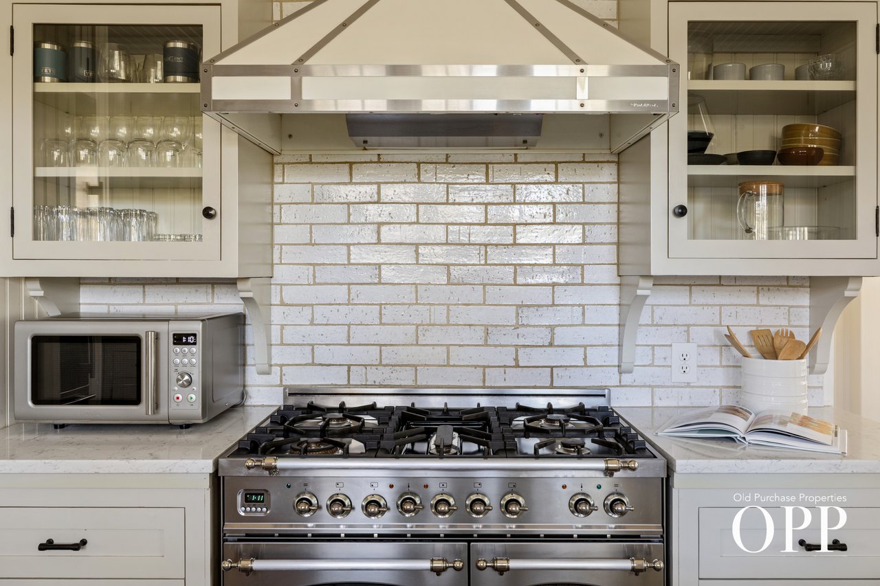 A MOVE-IN READY BELLPORT ORIGINAL